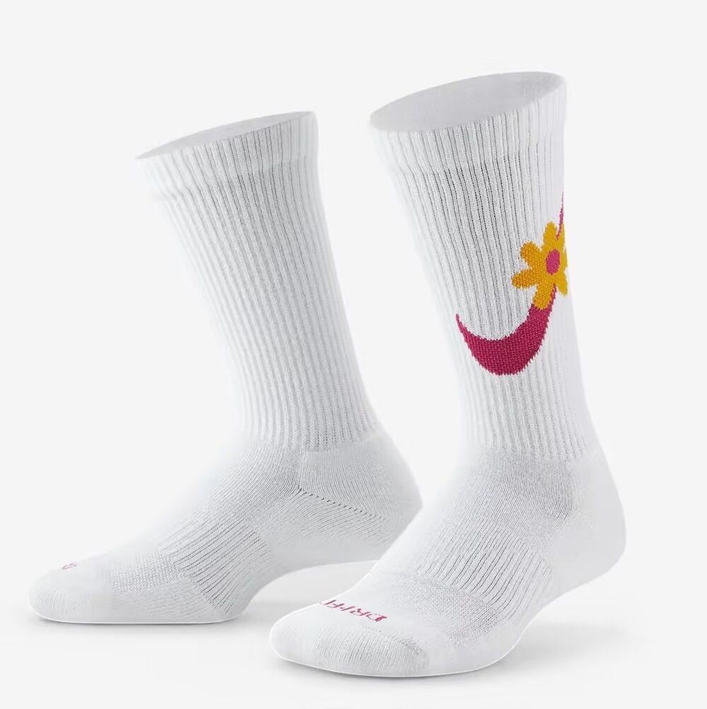 Nike Womanβs Socks